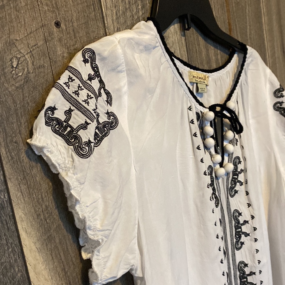 OneWorld Peasant Women’s White and Black Embroidered Top. Size Medium. - Picture 5 of 6